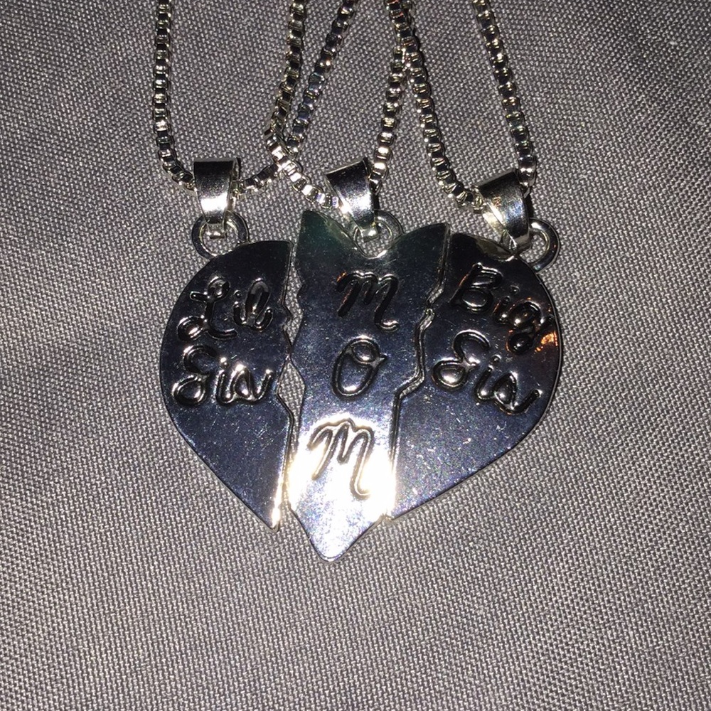 Mom little sister big sister necklaces.